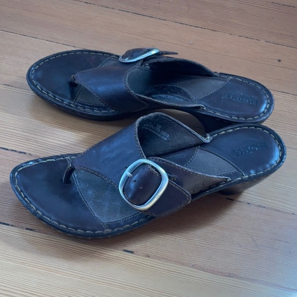 Born Buckle Thong Flip Flops Sz8 - Picture 6 of 10